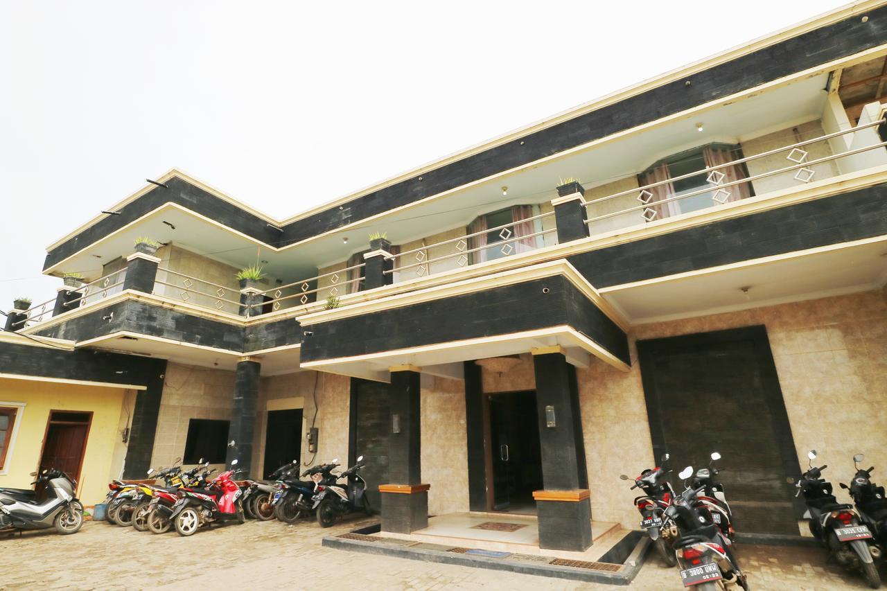 Hotel Ellysta Tangerang Eksteriør billede
