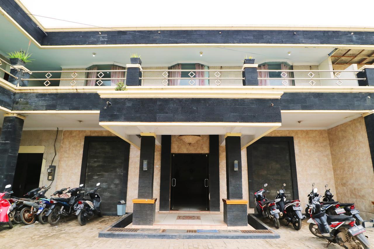 Hotel Ellysta Tangerang Eksteriør billede